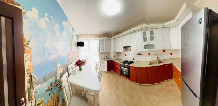 Оренда 2-кімнатної квартири з електрозарядкою на вул. Мікльоша - фото 1