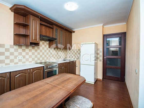 Терміновий продаж!!! бул. Дарницький 8 м Дарниця парк Перемоги 3-х кім Киев