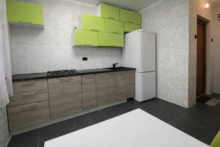 Продаж 3-кімнатної квартири з ремонтомтом  70 м² | вул. Каштанова 8 - фото 1