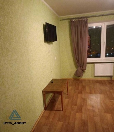 ГАРНА Однокімна квартира 44 м2 в ЖК Милославичі ! Троєщина ! - фото 1