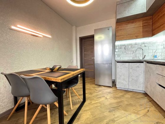 Стильна дизайнерська квартира в ЖК TELESKOP! Драгоманова, 10 Київ