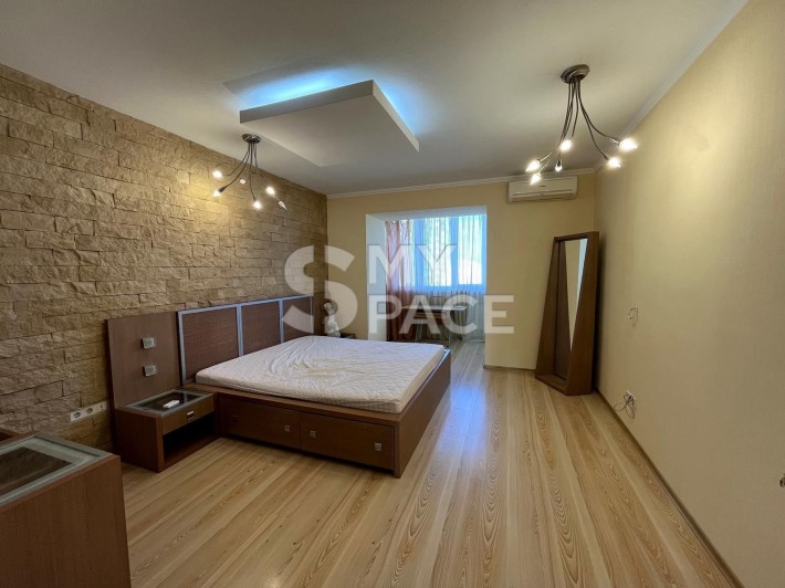 вул. Анни Ахматової, 31 Позняки Лівий берег / просп Петра Григоренка - фото 1