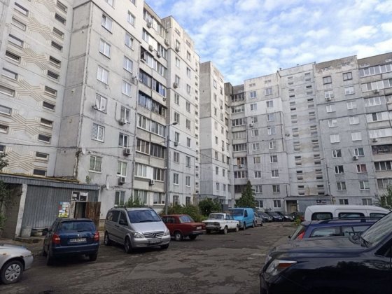 Продаж 3-х кімнатної квартири на Троєщині, Червоної Калини Київ