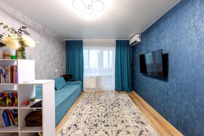 Затишна 1-к квартира 45 м² вул. Олександри Екстер 14 - фото 1