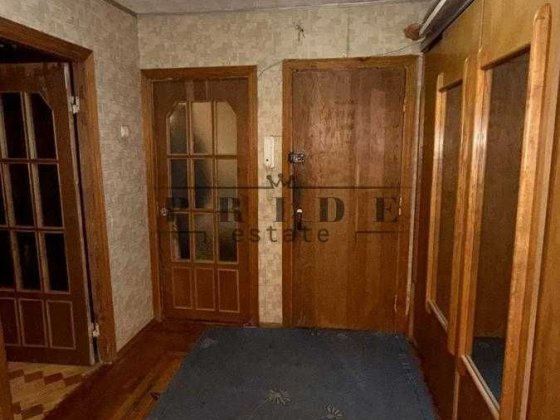 .Простора трикімнатна квартира за привабливою ціною на Троєщині Киев