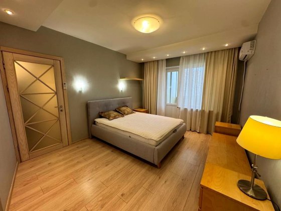 Світла та затишна 3-кімнатнак квартира 95 м² просп. П. Григоренка 3-А Киев