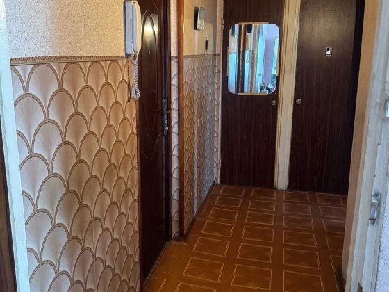 продам 3 кімнатну квартиру по вул. Миропільська Київ