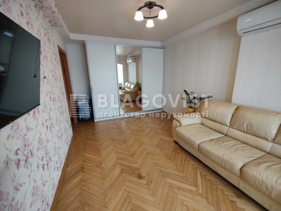 Продам 2-кімнатну квартиру на Шумського 6! Київ