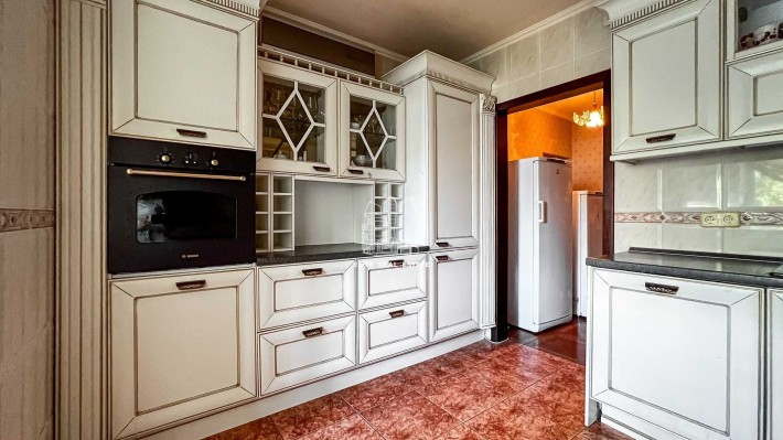 Продажа 3к.кв. 81м2, 4й этаж, Анны Ахматовой 15, метро Позняки - фото 1