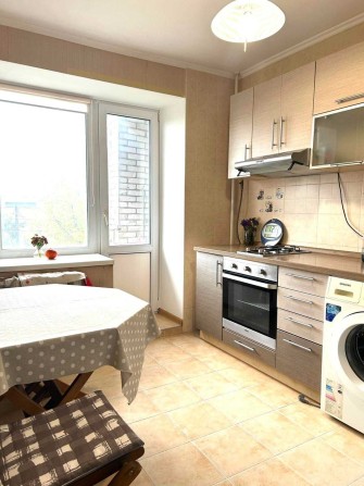 Бортничи.Продаж квартири з Євроремонтом, з меблями та технікою. - фото 1