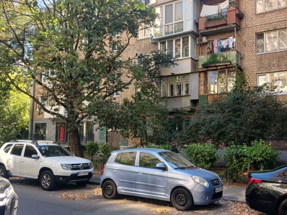 Продаж квартири вул. Рибальська,  метро Печерськ Киев