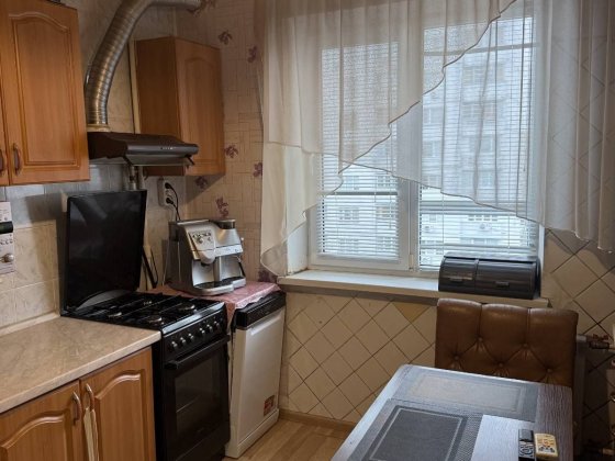 2к квартира на Оболоні біля метро Героїв Дніпра  хороший стан Киев