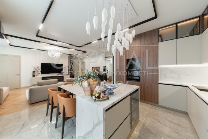 ЖК Новопечерські Липки,вул.Андрія Верхогляда 19а,продаж 3 кім.квартири - фото 1