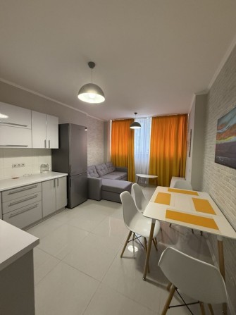 Сдам 2-ком квартиру в ЖМ Радужный - фото 1