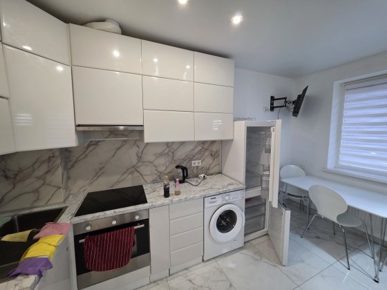 Сдам 2-х  комнатную квартиру на Сахарова Крижанівка