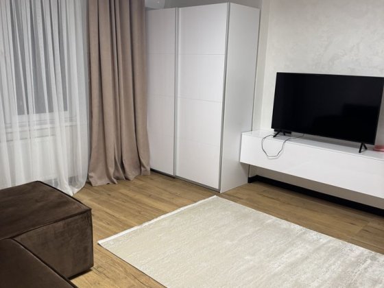 Центр біля парку чекмана Олешин