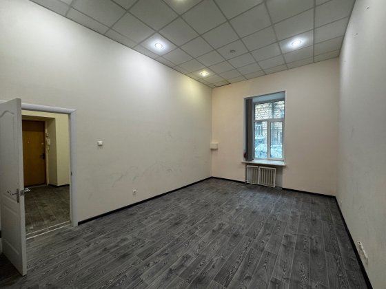 Продам квартиру Богдана Хмельницького 32 — Золоті Ворота, без комісії Киев