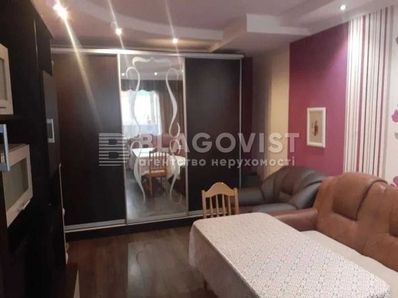 3-кімнатна Милославська, 3, 72.3 м2 Троєщина Киев