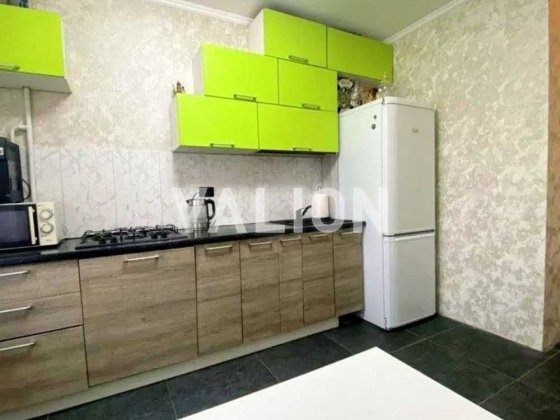 Продаж 3-кімн. квартири з євроремонтом, Троєщина, по вул. Каштанова Київ