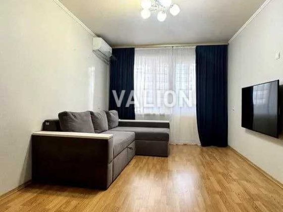 Продаж 2-кімн. квартири з ремонтом, вул. Йорданська, метро Оболонь Київ