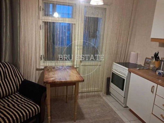 Продам 2 к вул.Закревского 53  Троещина Киев