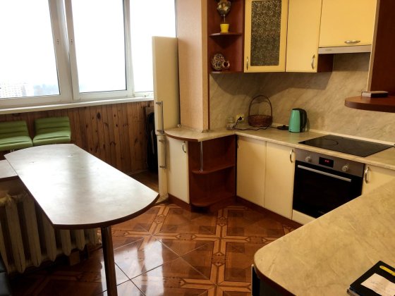 Простора та затишна 3-кімнатна квартира 82 м² вул. Василя Іваниса 5-А Киев