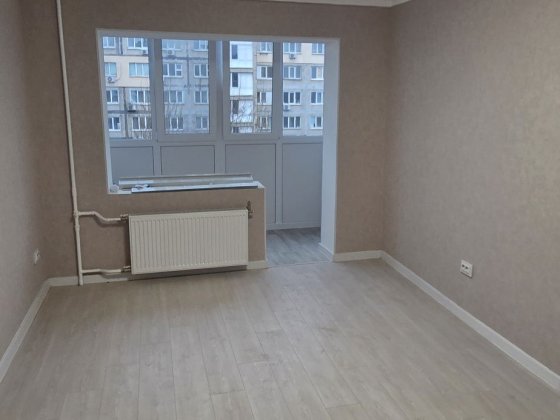 Продам 1 кімнатну вул.Харківське шосе 21/1 Київ