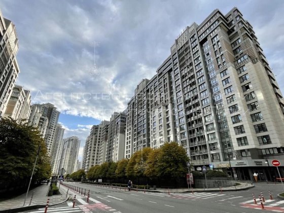 1к Верхогляда 3 квартира 50 м2 без ремонту Новопечерськи липки Київ