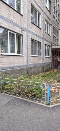 Продажа трехкомнатной квартиры ул. Озерная 10 Оболонский район Киева - фото 1