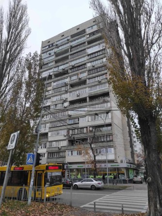 Русанівський бул., 1. Квартира в цегляному будинку біля Дніпра. - фото 1