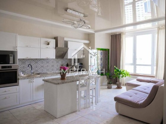 Терміново! Простора 3-к квартра у ЖК " Лазурний Блюз " Киев