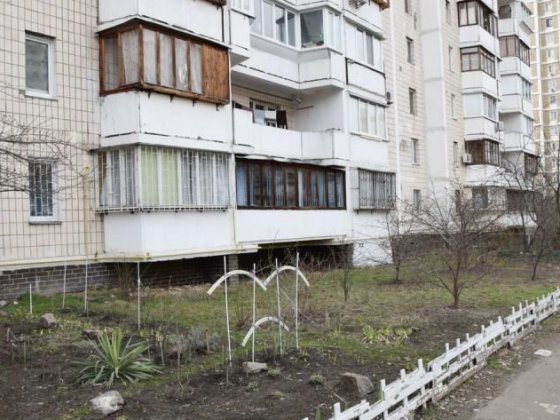 Продам трехкомнатную квартиру дешево Троещина Київ