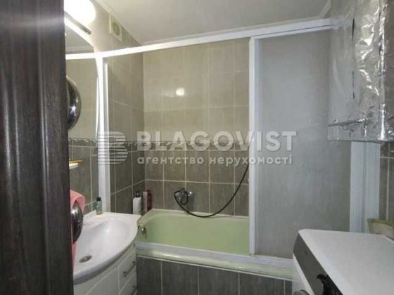 Продам 2 к.квартиру Дарницький Драгоманова Ахматової Ревуцького Київ