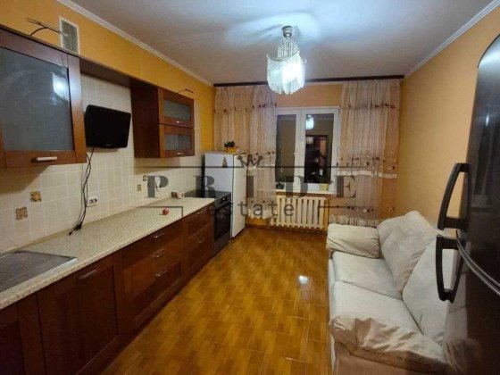 Простора 3-к квартира на Троєщині! Киев