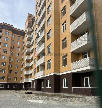 Нова 2-х кімнатна квартира біля метро та парку - фото 1