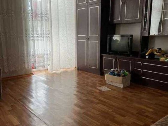 Продам 4-кімн. квартиру, Дніпровський р-н.,  Алматинська вул. 103/1 Київ