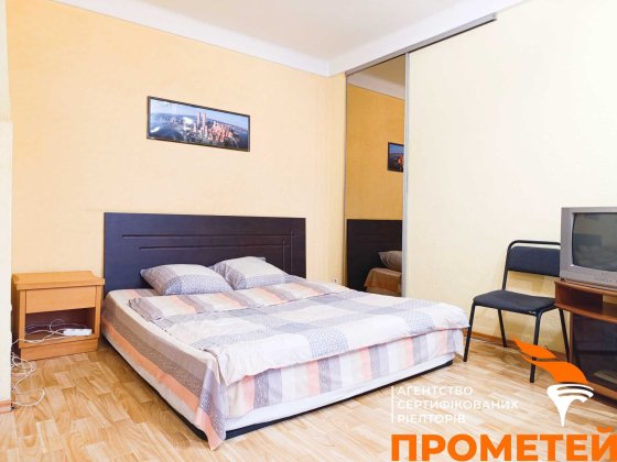 Продаж 1к квартири. Бульвар Дружби Народів(Міхновського) 25. Київ