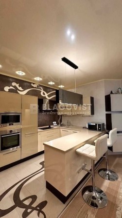 Продається чудова квартира з якісним ремонтом ст.м. Печерська - фото 1