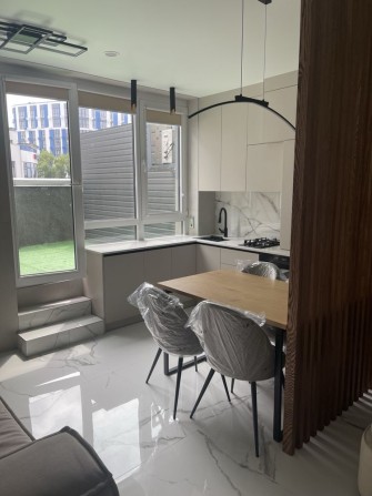 Новий ремонт! Світла та затишна квартира з терасою ЖК Рів'єра! - фото 1