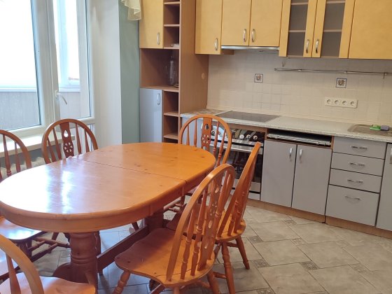 Без % продам 4-х кімнатну квартиру Вишняківська 13б Київ