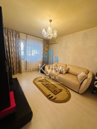 Продаж / Квартира 3к / вул. Ахматової Анни, Позняки - фото 1