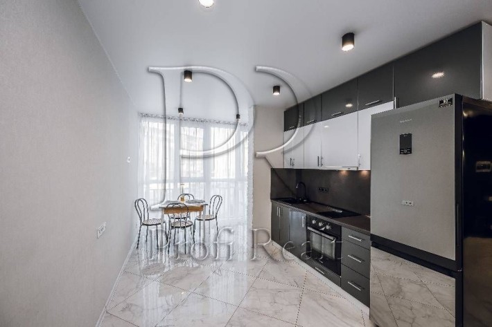 1-кімнатна 52 м² з ремонтом, ЖК Кришталеві Джерела,Метрологічна 58 - фото 1