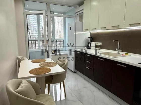 2-к квартира з сучасним ремонтом. Русанівка, Лівобережна Киев