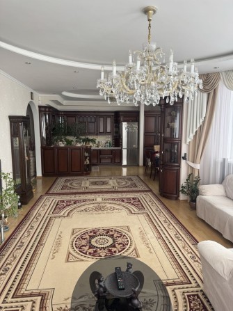 Продам квартиру 3 к. 125м. Л. Лукяненка 21 - фото 1