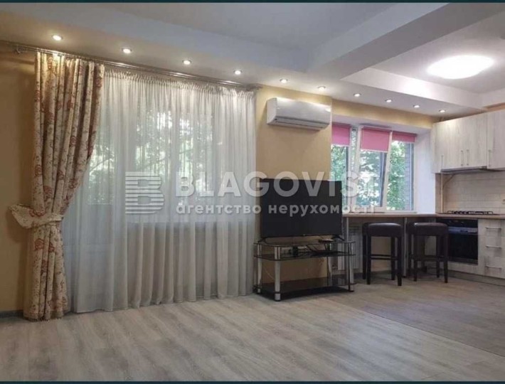 Продаж 1 кімнатна квартира простора з ремонтом меблями Печерськ Київ - фото 1