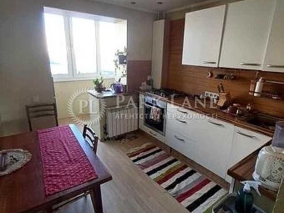 3-кімнатна квартира біля озера, вул. Ревуцького, 8 Киев