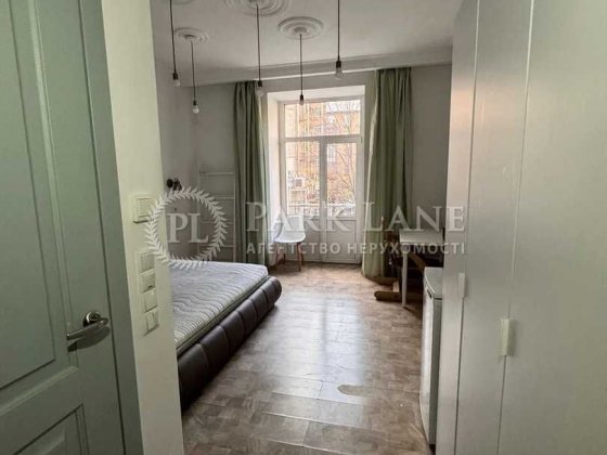 ЦЕНТР Бесарабська площа 5 3-кімнатна з ремонтом Метро Бесарабка Киев