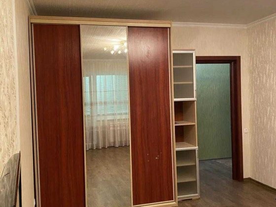 1 кімнатна квартира вторичка Райдужний Романа Шухевича Ватутина 12А Київ