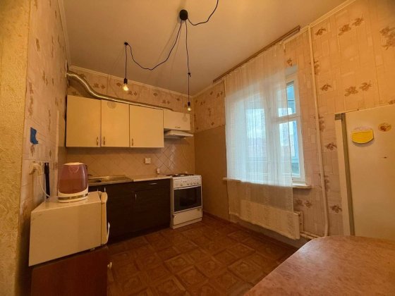 Продаж великої 4к квартири Ревуцького вул. 18а, метро Харківська Киев