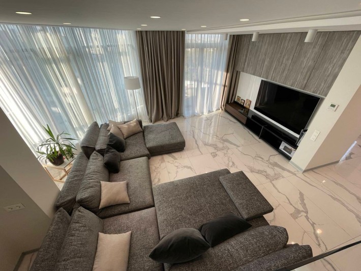 Квартира с уникальным видом и ремонтом 130м2,Pechersky,Болсуновская 2 - фото 1